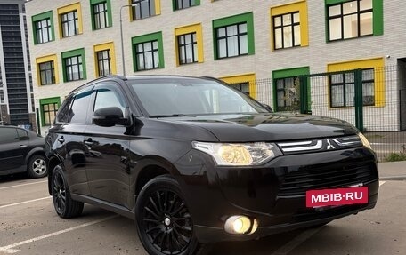 Mitsubishi Outlander III рестайлинг 3, 2013 год, 1 399 000 рублей, 3 фотография