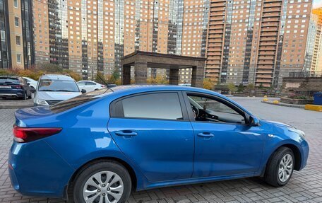 KIA Rio IV, 2018 год, 1 200 000 рублей, 2 фотография