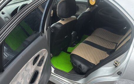 Mitsubishi Carisma I, 1995 год, 125 000 рублей, 19 фотография