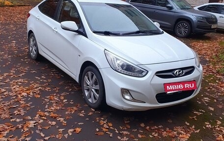 Hyundai Solaris II рестайлинг, 2014 год, 1 150 000 рублей, 2 фотография