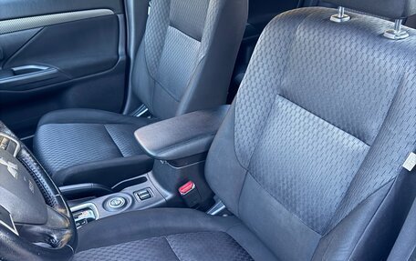 Mitsubishi Outlander III рестайлинг 3, 2012 год, 1 290 000 рублей, 9 фотография