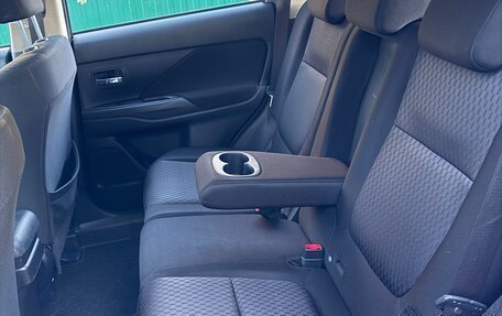 Mitsubishi Outlander III рестайлинг 3, 2012 год, 1 290 000 рублей, 11 фотография