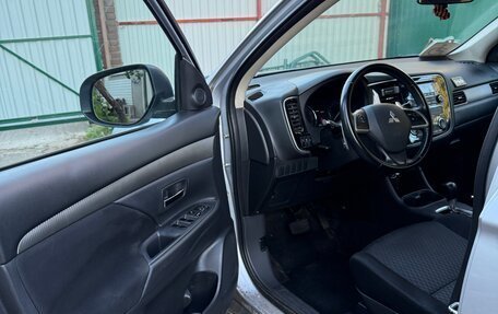 Mitsubishi Outlander III рестайлинг 3, 2012 год, 1 290 000 рублей, 12 фотография