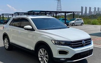 Volkswagen T-Roc I, 2022 год, 1 574 000 рублей, 1 фотография