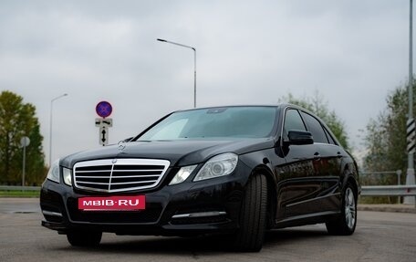 Mercedes-Benz E-Класс, 2012 год, 1 850 000 рублей, 2 фотография