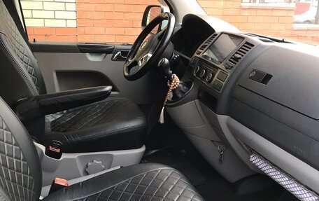 Volkswagen Caravelle T5, 2015 год, 2 558 000 рублей, 6 фотография