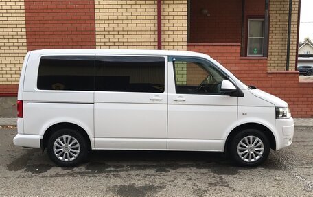 Volkswagen Caravelle T5, 2015 год, 2 558 000 рублей, 3 фотография