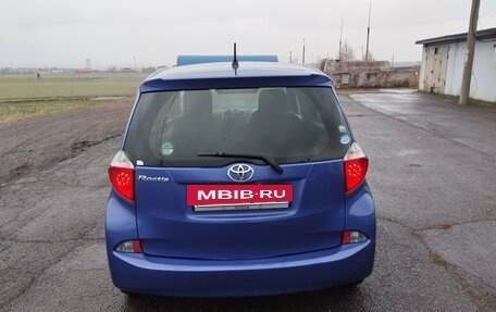 Toyota Ractis II, 2013 год, 930 000 рублей, 6 фотография