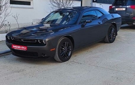 Dodge Challenger III рестайлинг 2, 2019 год, 3 200 000 рублей, 3 фотография