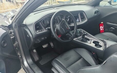 Dodge Challenger III рестайлинг 2, 2019 год, 3 200 000 рублей, 2 фотография