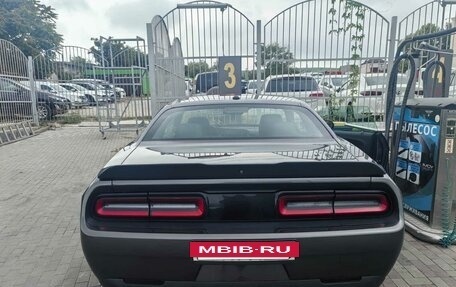 Dodge Challenger III рестайлинг 2, 2019 год, 3 200 000 рублей, 13 фотография