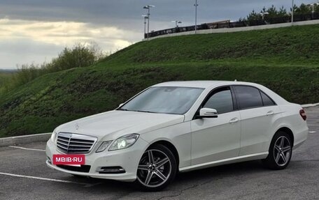 Mercedes-Benz E-Класс, 2010 год, 1 299 000 рублей, 4 фотография