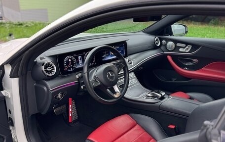 Mercedes-Benz E-Класс, 2017 год, 3 850 000 рублей, 4 фотография