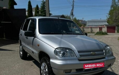 Chevrolet Niva I рестайлинг, 2004 год, 400 000 рублей, 2 фотография