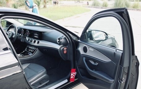 Mercedes-Benz E-Класс, 2017 год, 2 600 000 рублей, 5 фотография