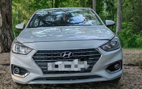 Hyundai Solaris II рестайлинг, 2017 год, 1 000 000 рублей, 6 фотография
