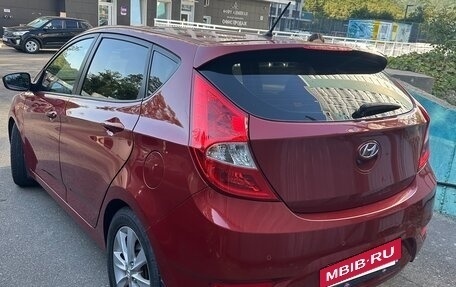 Hyundai Solaris II рестайлинг, 2011 год, 890 000 рублей, 3 фотография