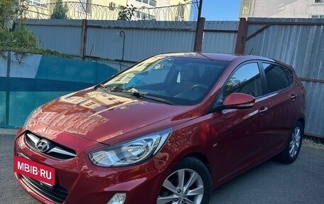 Hyundai Solaris II рестайлинг, 2011 год, 890 000 рублей, 2 фотография
