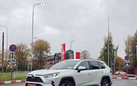 Toyota RAV4, 2020 год, 3 699 000 рублей, 3 фотография