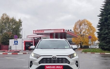 Toyota RAV4, 2020 год, 3 699 000 рублей, 2 фотография