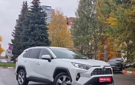Toyota RAV4, 2020 год, 3 699 000 рублей, 1 фотография