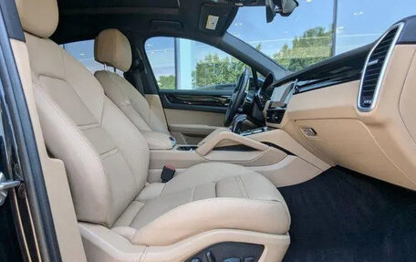 Porsche Cayenne III, 2022 год, 7 045 000 рублей, 4 фотография
