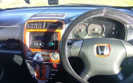 Honda Stream I рестайлинг, 2004 год, 650 000 рублей, 1 фотография