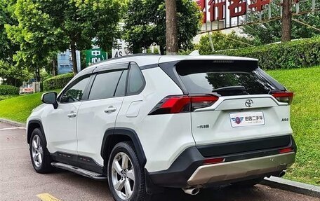 Toyota RAV4, 2022 год, 2 670 000 рублей, 4 фотография