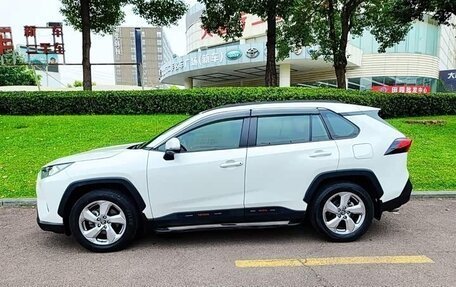 Toyota RAV4, 2022 год, 2 670 000 рублей, 3 фотография