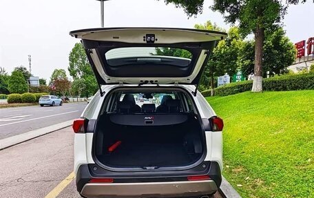 Toyota RAV4, 2022 год, 2 670 000 рублей, 7 фотография