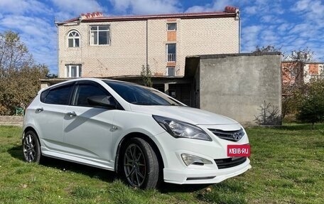 Hyundai Solaris II рестайлинг, 2015 год, 1 100 000 рублей, 5 фотография