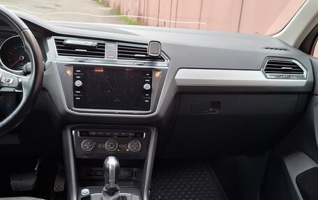 Volkswagen Tiguan II, 2018 год, 2 300 000 рублей, 5 фотография