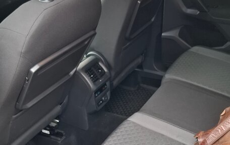 Volkswagen Tiguan II, 2018 год, 2 300 000 рублей, 6 фотография