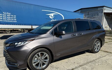 Toyota Sienna, 2021 год, 4 850 000 рублей, 3 фотография