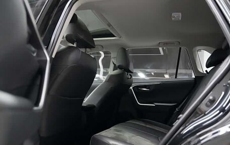 Toyota RAV4, 2022 год, 2 450 000 рублей, 9 фотография