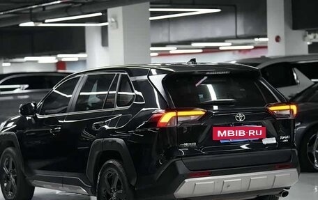 Toyota RAV4, 2022 год, 2 450 000 рублей, 3 фотография