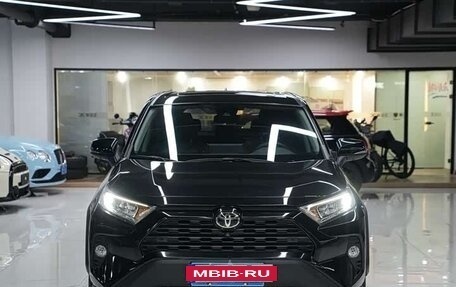 Toyota RAV4, 2022 год, 2 450 000 рублей, 5 фотография