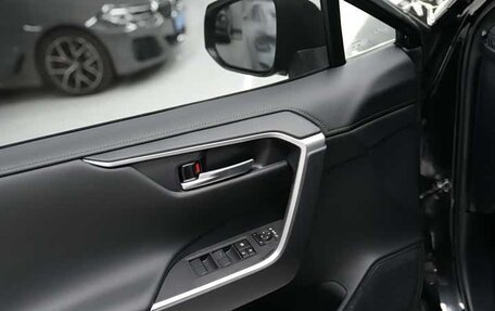 Toyota RAV4, 2022 год, 2 450 000 рублей, 21 фотография