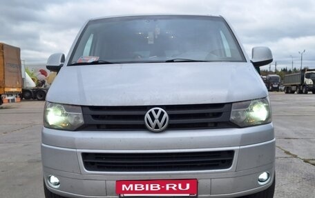 Volkswagen Caravelle T5, 2012 год, 1 750 000 рублей, 3 фотография