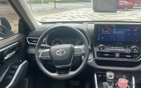 Toyota Highlander, 2022 год, 3 420 444 рублей, 10 фотография