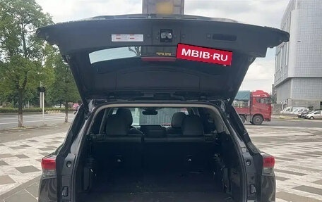 Toyota Highlander, 2022 год, 3 420 444 рублей, 7 фотография