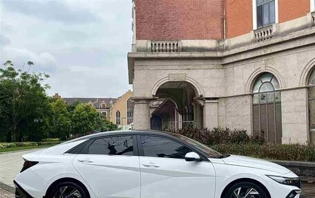 Hyundai Elantra, 2024 год, 1 950 000 рублей, 6 фотография