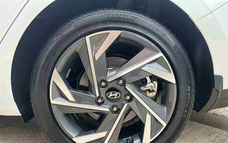 Hyundai Elantra, 2024 год, 1 950 000 рублей, 11 фотография