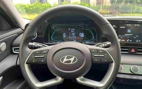 Hyundai Elantra, 2024 год, 1 950 000 рублей, 17 фотография