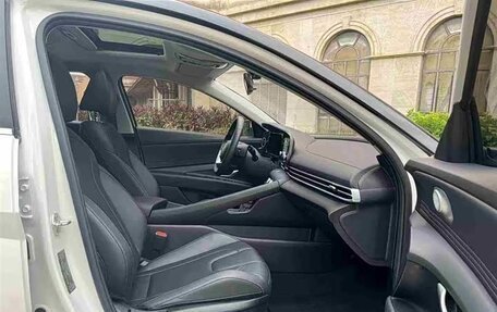 Hyundai Elantra, 2024 год, 1 950 000 рублей, 18 фотография