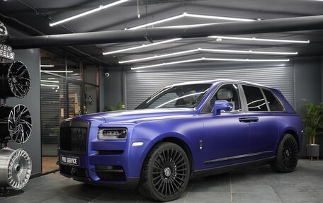 Rolls-Royce Cullinan, 2019 год, 29 000 000 рублей, 18 фотография