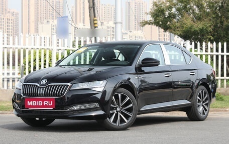 Skoda Superb III рестайлинг, 2025 год, 3 592 962 рублей, 2 фотография