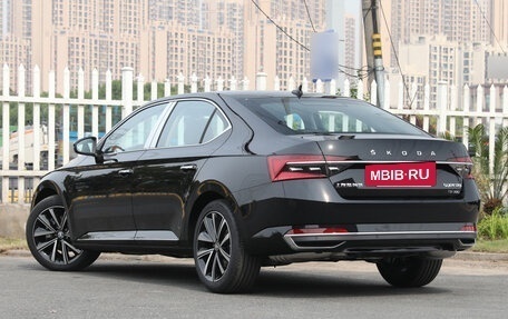 Skoda Superb III рестайлинг, 2025 год, 3 592 962 рублей, 8 фотография