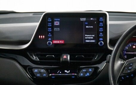 Toyota C-HR I рестайлинг, 2020 год, 2 055 000 рублей, 12 фотография