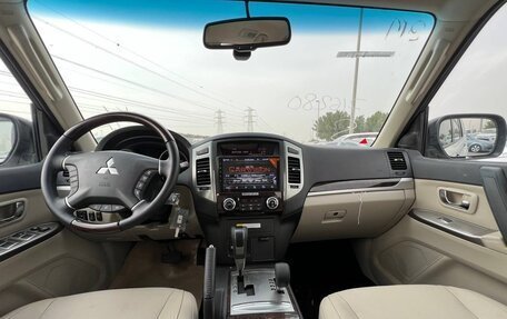 Mitsubishi Pajero IV, 2019 год, 2 700 000 рублей, 5 фотография